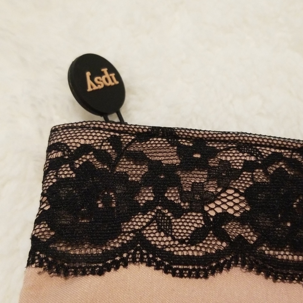 Ipsy bag - Picture 2 of 3